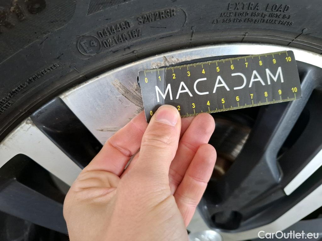  Peugeot  3008 PEUGEOT  / 2020 / 5P / SUV 1.6 HYBRID 225 E-EAT8 Allure Pack #6