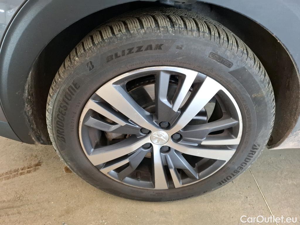  Peugeot  3008 PEUGEOT  / 2020 / 5P / SUV 1.6 HYBRID 225 E-EAT8 Allure Pack #24