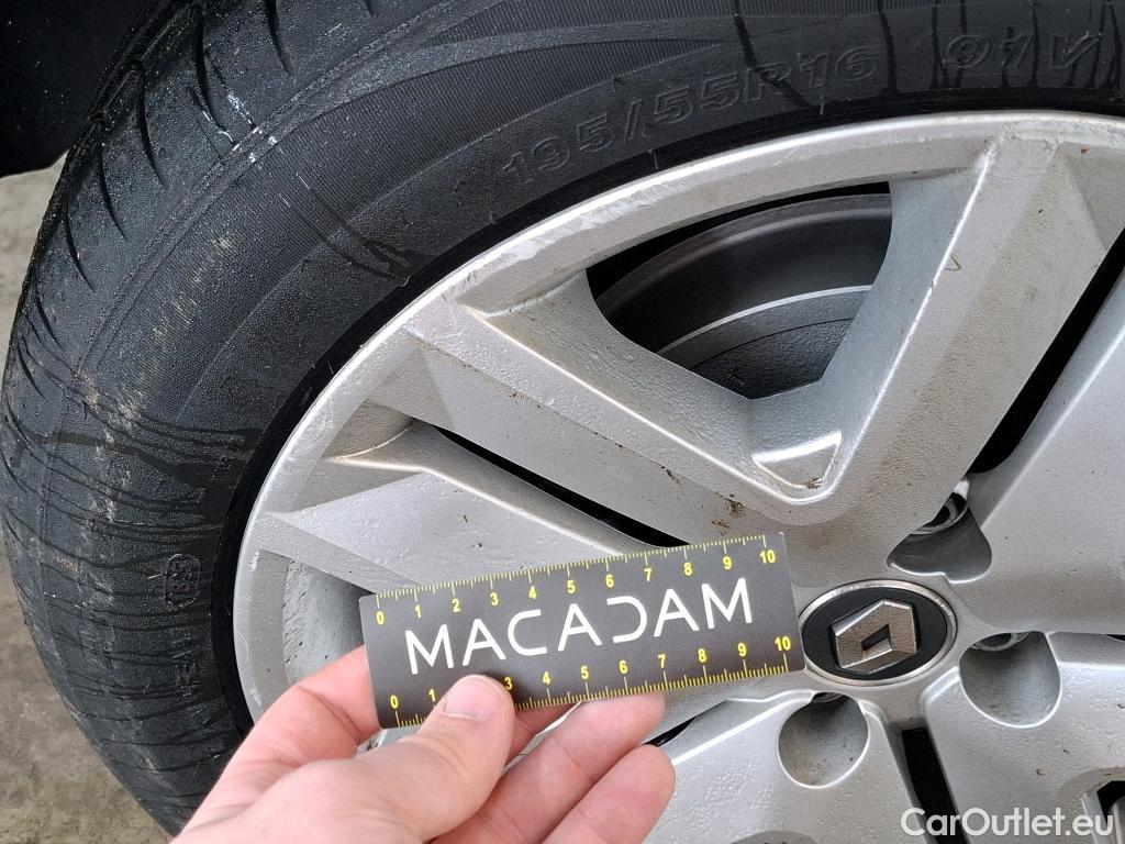  Renault  Clio  V Business 1.6 E-TECH Hybrid 140CV BVA6 E6d #16