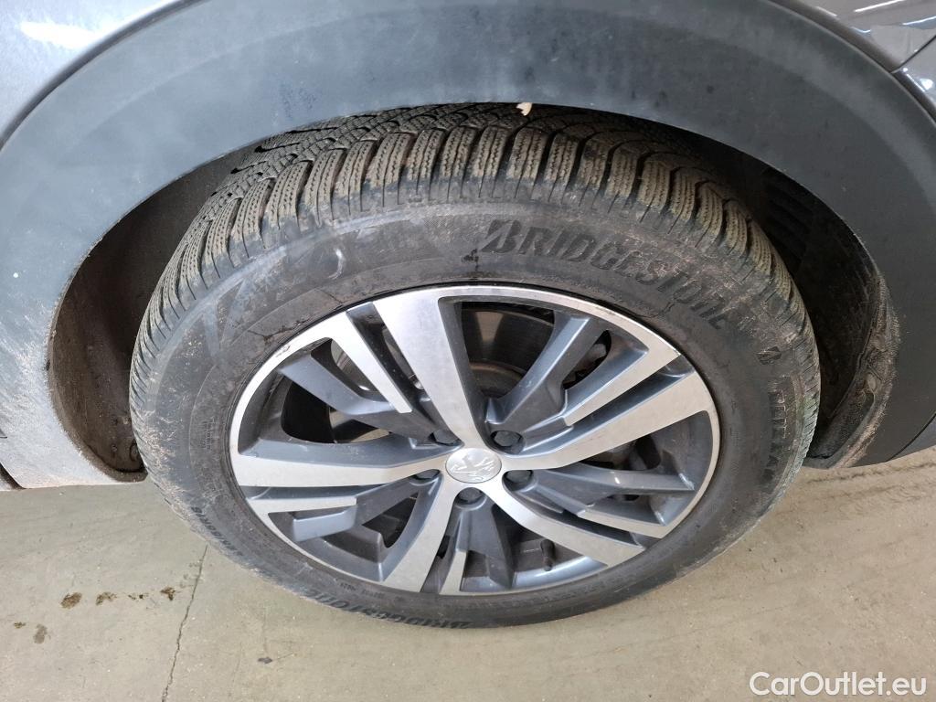  Peugeot  3008 PEUGEOT  / 2020 / 5P / SUV 1.6 HYBRID 225 E-EAT8 Allure Pack #33