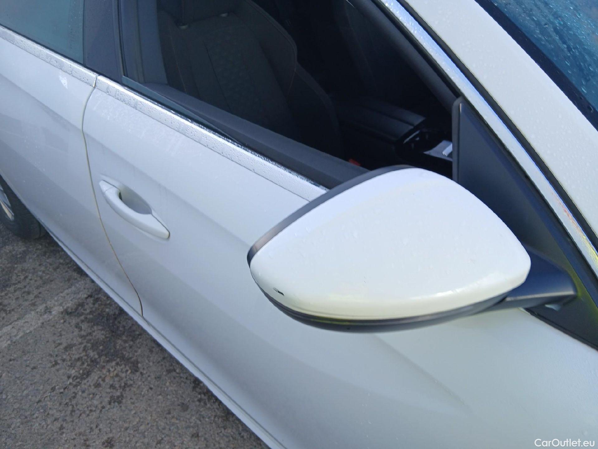  Peugeot  508 PEUGEOT  / 2018 / 5P / berlina con portón 5P Business Line BlueHDi 96kW S&S 6vel #21