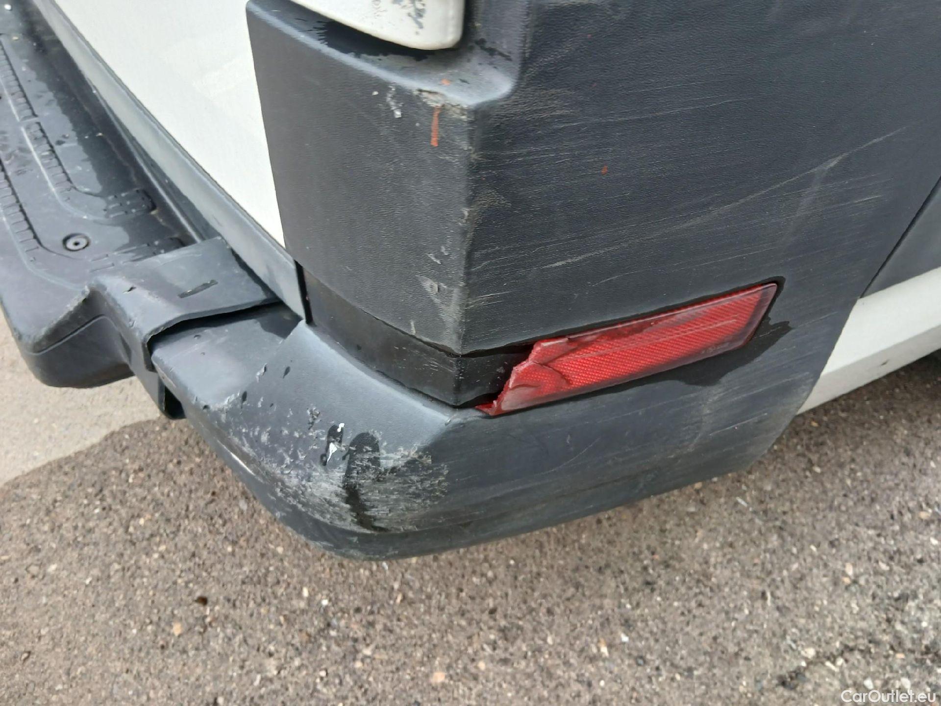  Volkswagen  Crafter VOLKSWAGEN  / 2017 / 4P / furgón 30 Furgón BM TN L3H2 2.0TDI 103kW(140CV) #39