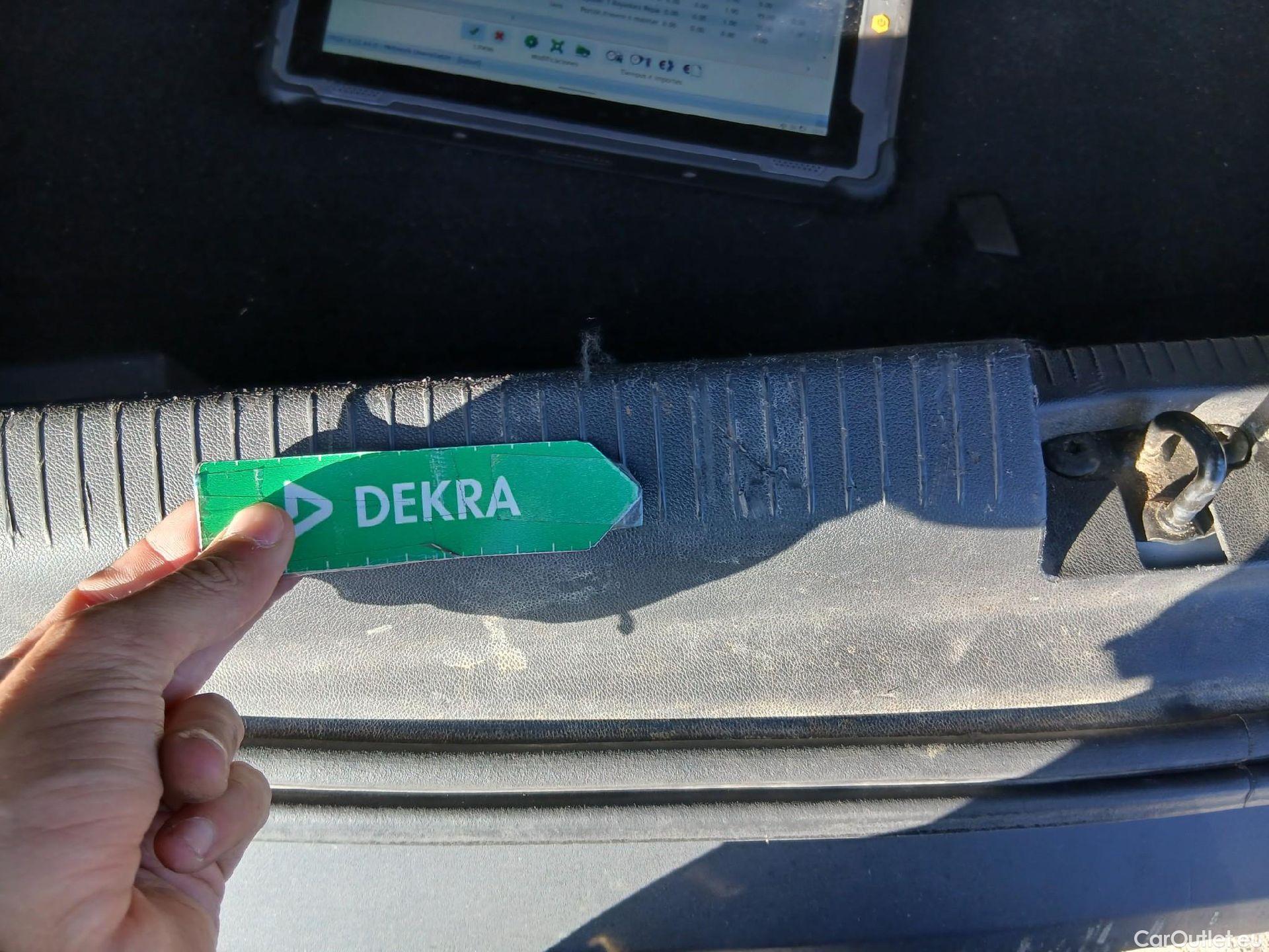  Opel  Crossland OPEL  X / 2017 / 5P / todoterreno 1.2 81kW Design Line 120 Aniversario S/S (CX) #33