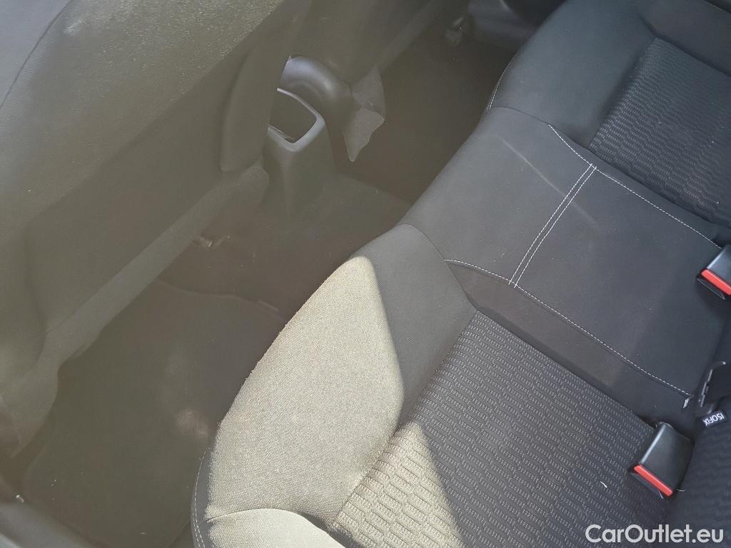  Peugeot  208 PEUGEOT  / 2019 / 5P / berlina con portón BlueHDi 73kW (100CV) Active #42