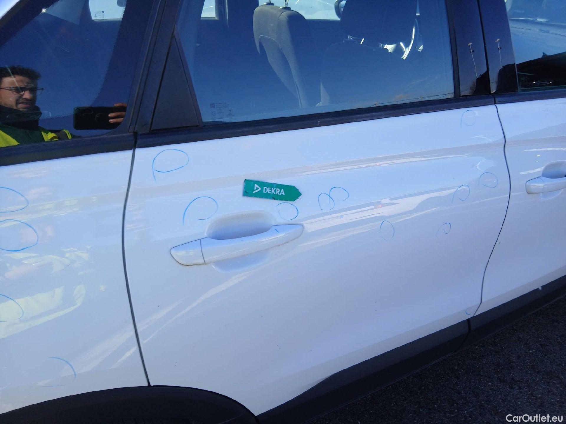  Opel  Crossland OPEL  X / 2017 / 5P / todoterreno 1.2 81kW Design Line 120 Aniversario S/S (CX) #40