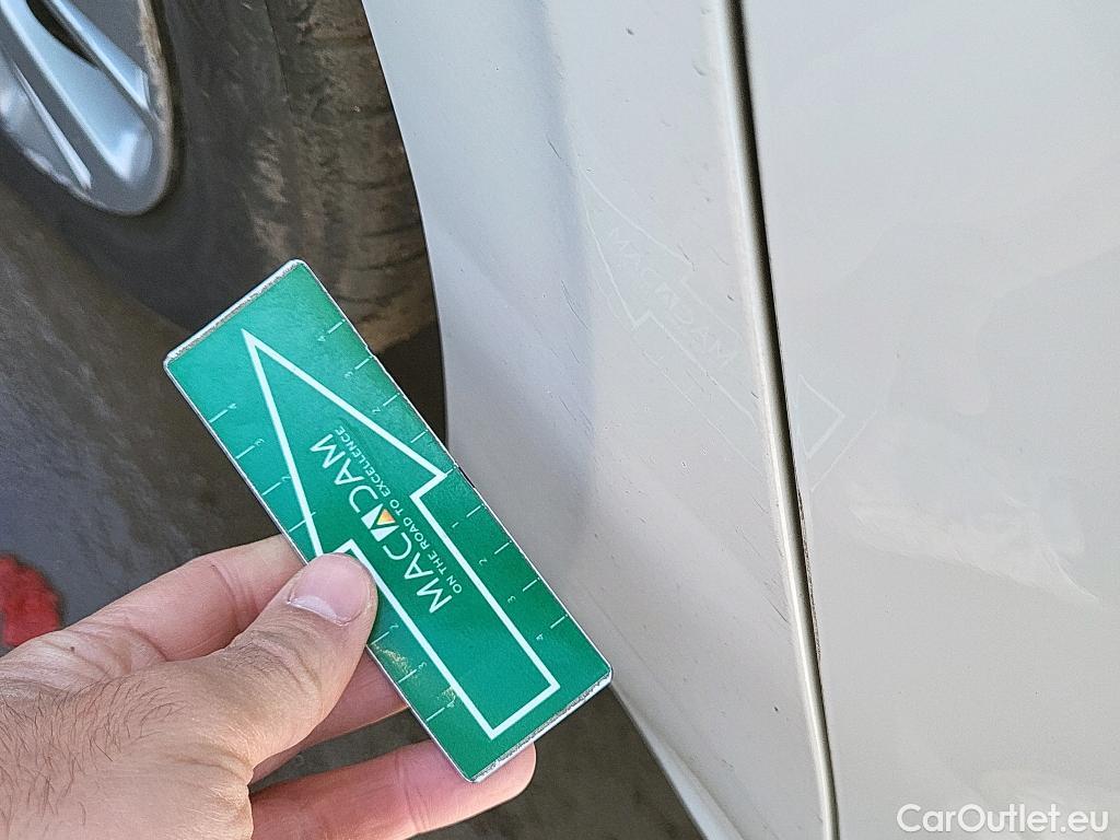  Peugeot  208 PEUGEOT  / 2019 / 5P / berlina con portón BlueHDi 73kW (100CV) Active #23