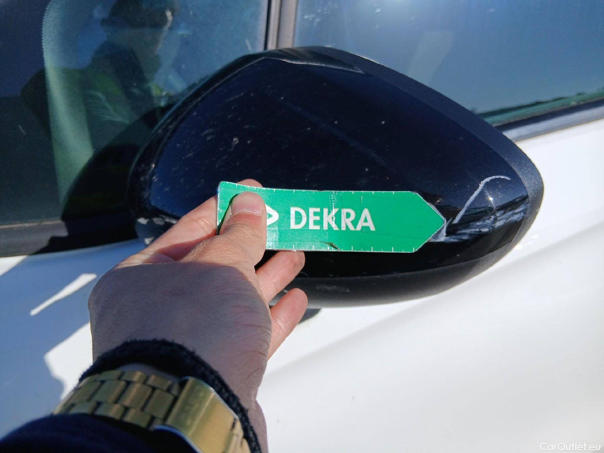  Opel  Crossland OPEL  X / 2017 / 5P / todoterreno 1.2 81kW Design Line 120 Aniversario S/S (CX) #16