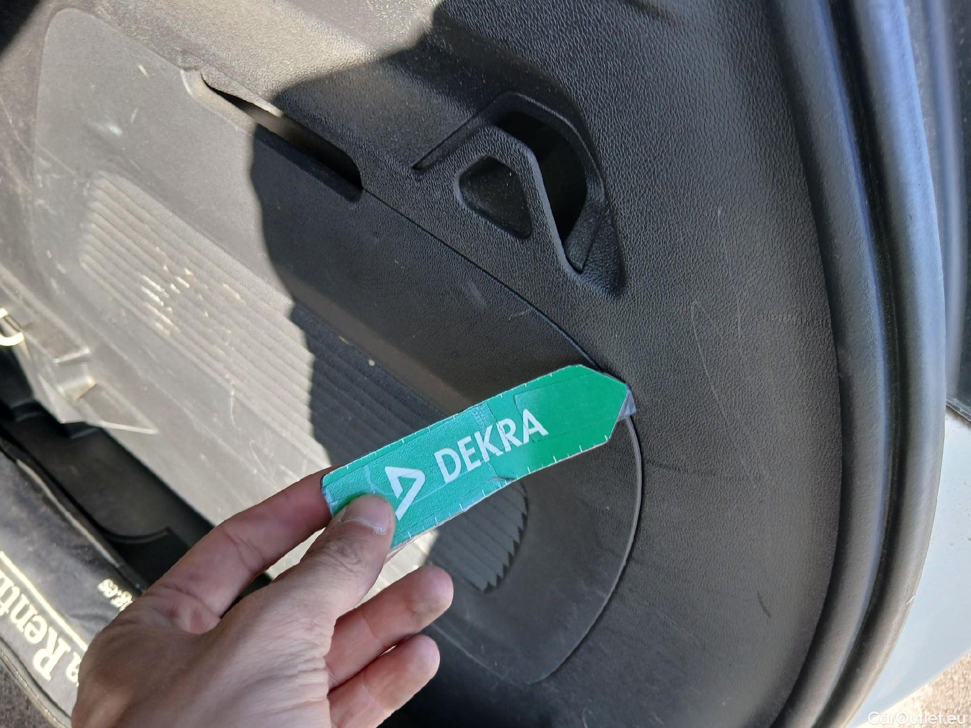  Opel  Crossland OPEL  X / 2017 / 5P / todoterreno 1.2 81kW Design Line 120 Aniversario S/S (CX) #31