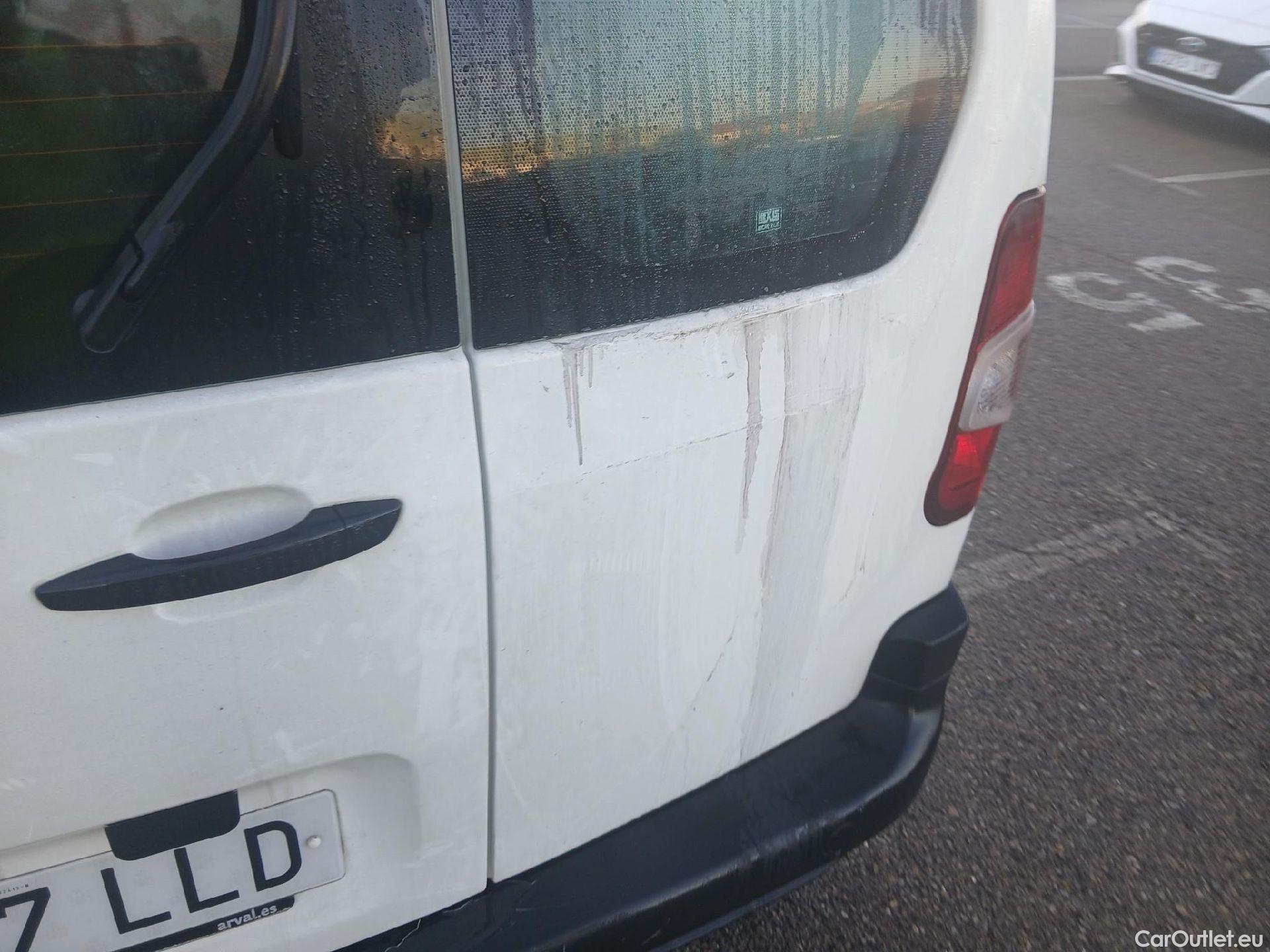  Citroen  Berlingo CITROEN  / 2018 / 4P / combi Talla M BlueHDi 100 S&S LIVE (IND) #12