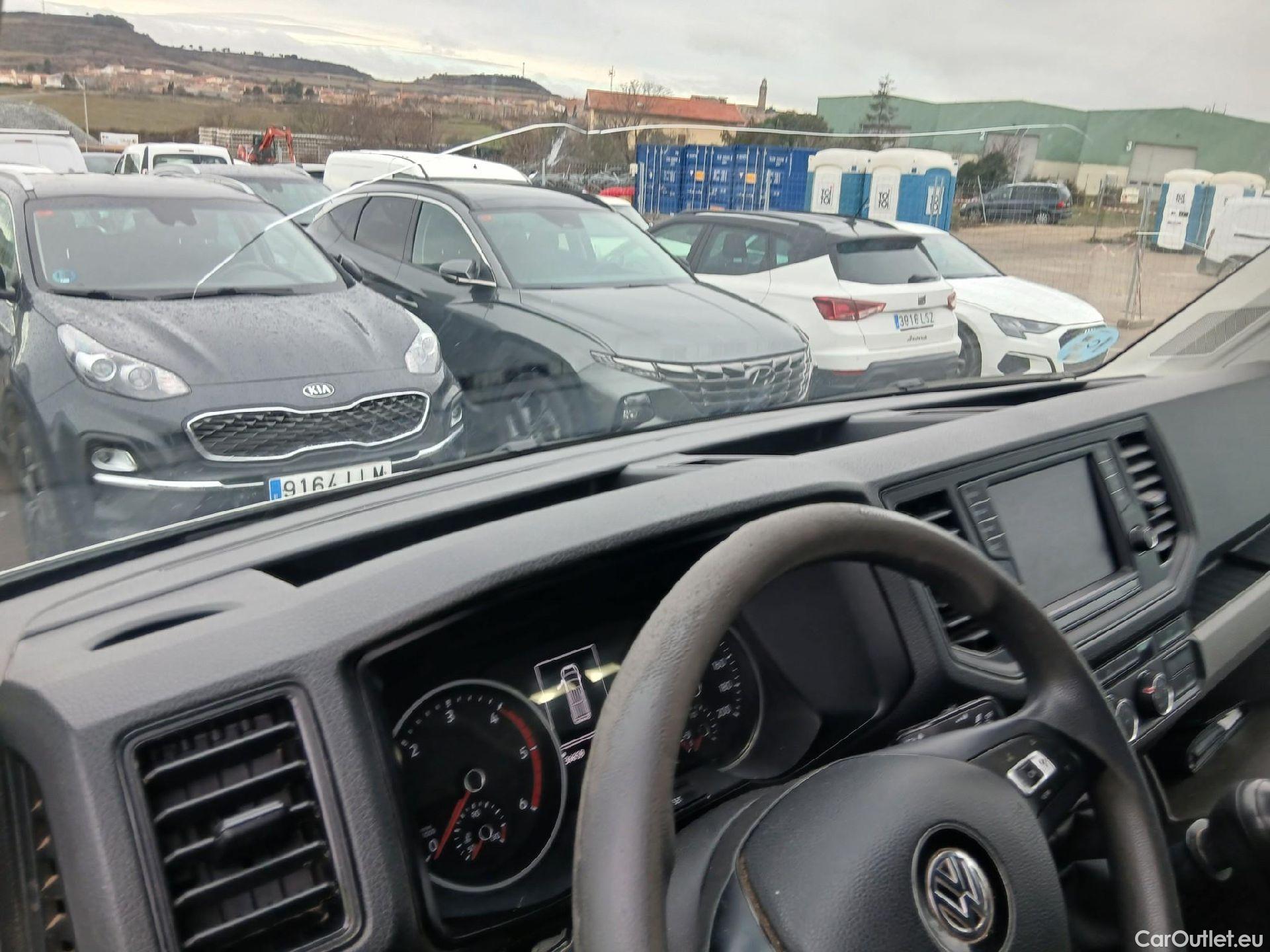  Volkswagen  Crafter VOLKSWAGEN  / 2017 / 4P / furgón 30 Furgón BM TN L3H2 2.0TDI 103kW(140CV) #70