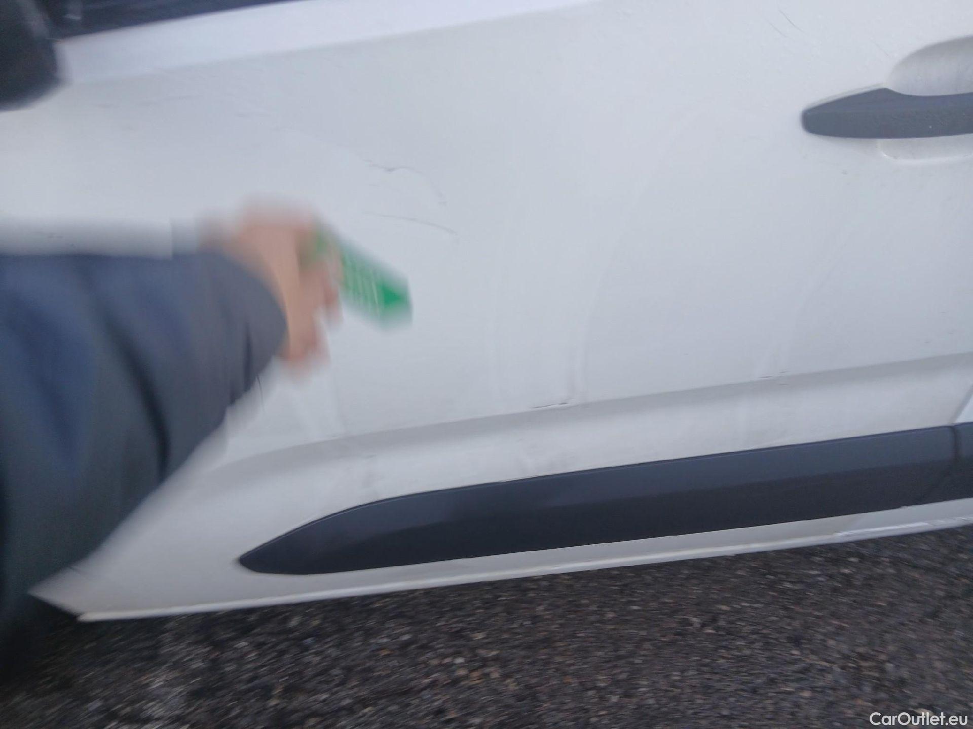  Citroen  Berlingo CITROEN  / 2018 / 4P / combi Talla M BlueHDi 100 S&S LIVE (IND) #4