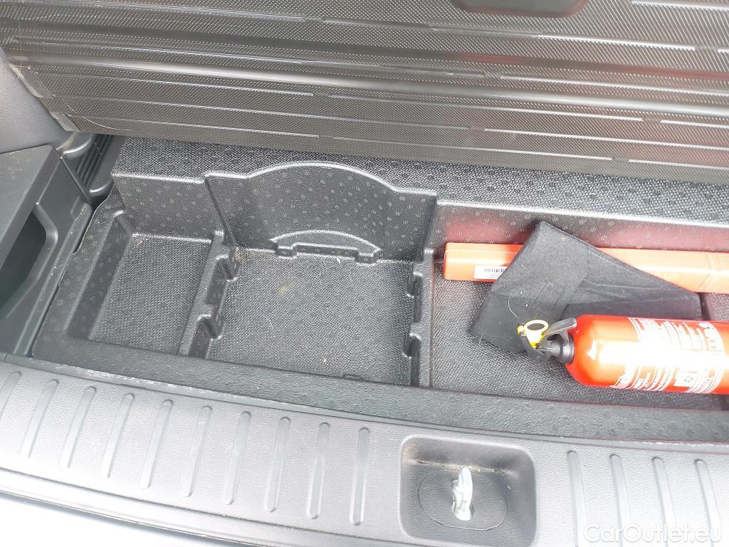  Hyundai  Tucson HYUNDAI  / 2018 / 5P / todoterreno 1.6 CRDI 85kW (116CV) 48V Tecno 4X2 ~ 29/12 FME MAIL CENTRO ZARAGOZA VEHICULO CON BASTIDOR INCORRECTO EN PARABRISAS #5