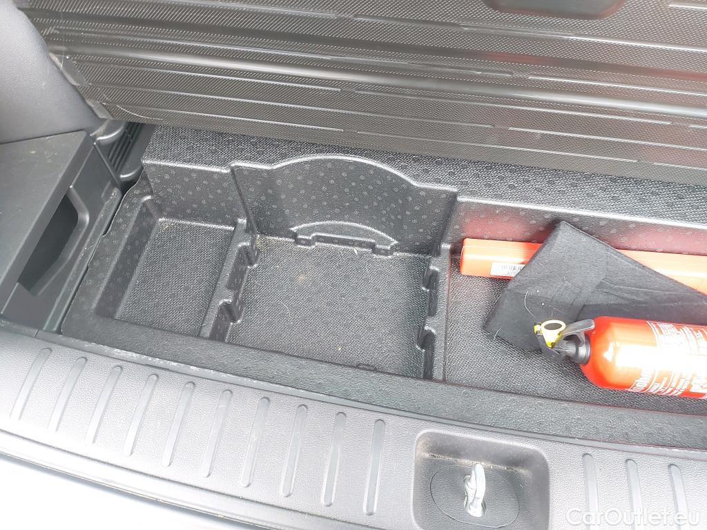  Hyundai  Tucson HYUNDAI  / 2018 / 5P / todoterreno 1.6 CRDI 85kW (116CV) 48V Tecno 4X2 ~ 29/12 FME MAIL CENTRO ZARAGOZA VEHICULO CON BASTIDOR INCORRECTO EN PARABRISAS #6