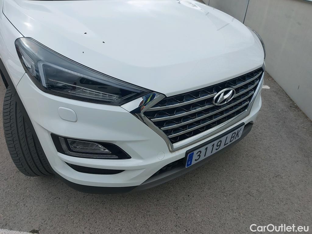 Hyundai  Tucson HYUNDAI  / 2018 / 5P / todoterreno 1.6 CRDI 85kW (116CV) 48V Tecno 4X2 ~ 29/12 FME MAIL CENTRO ZARAGOZA VEHICULO CON BASTIDOR INCORRECTO EN PARABRISAS #11