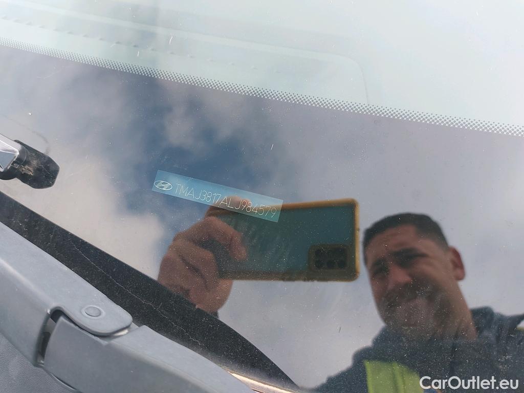  Hyundai  Tucson HYUNDAI  / 2018 / 5P / todoterreno 1.6 CRDI 85kW (116CV) 48V Tecno 4X2 ~ 29/12 FME MAIL CENTRO ZARAGOZA VEHICULO CON BASTIDOR INCORRECTO EN PARABRISAS #23