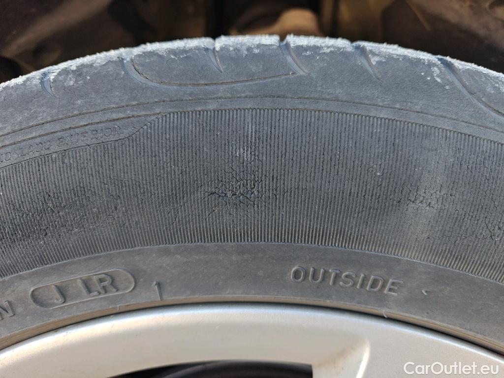  Jaguar  F-PACE JAGUAR  / 2015 / 5P / todoterreno 2.0L i4D 132kW Pure Auto #2