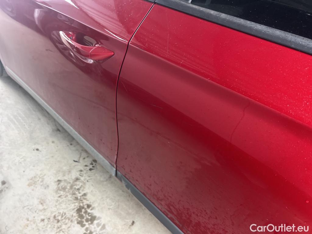  Hyundai   Ioniq HYUNDAI / 2016 / 5P / berlina con portón 1.6 GDI HEV Klass DT #1