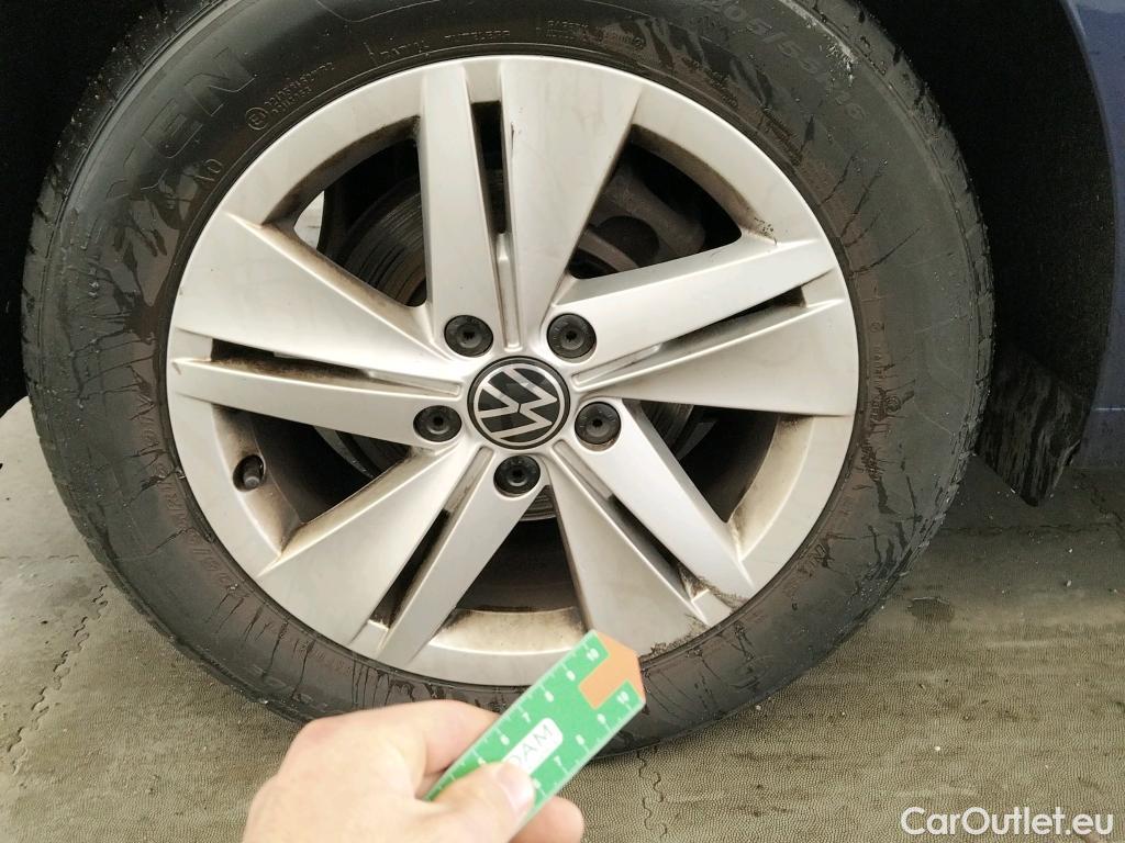  Volkswagen  Golf  VOLKSWAGEN / 2020 / 5P / berlina con portón 1.0 TSI 81kW (110CV) #7