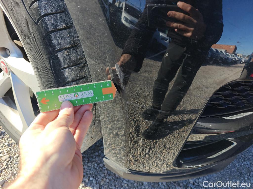  Jaguar  F-PACE JAGUAR  / 2015 / 5P / todoterreno 2.0L i4D 132kW Pure Auto #18