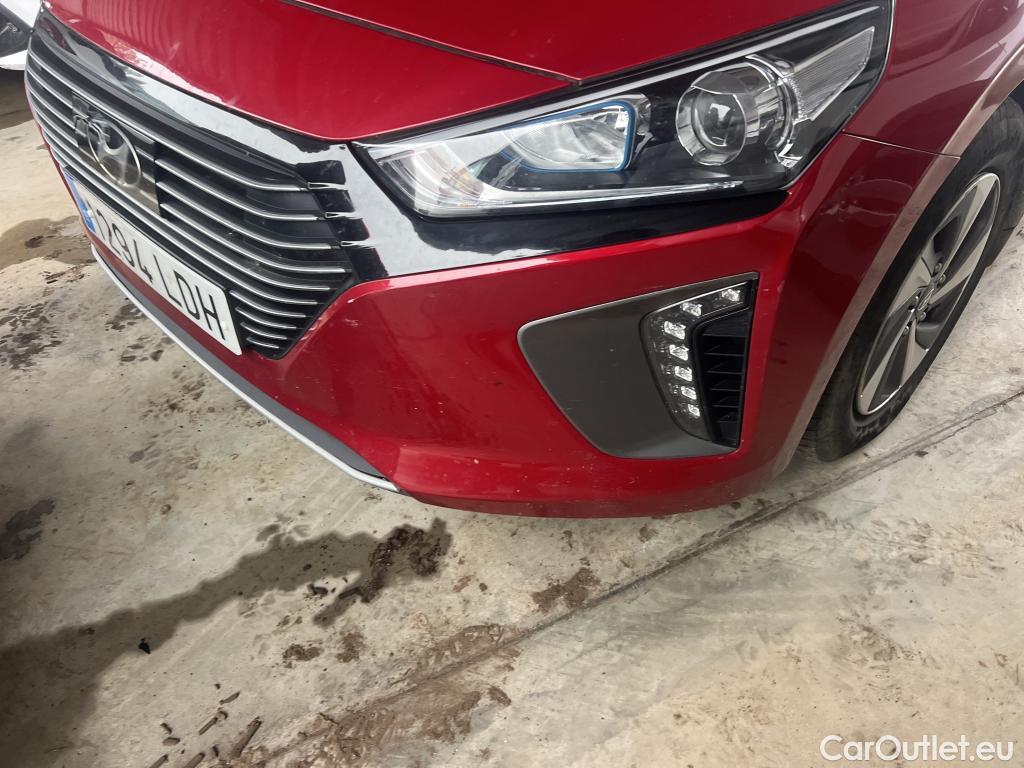  Hyundai   Ioniq HYUNDAI / 2016 / 5P / berlina con portón 1.6 GDI HEV Klass DT #17