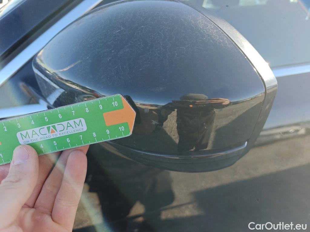  Jaguar  F-PACE JAGUAR  / 2015 / 5P / todoterreno 2.0L i4D 132kW Pure Auto #26