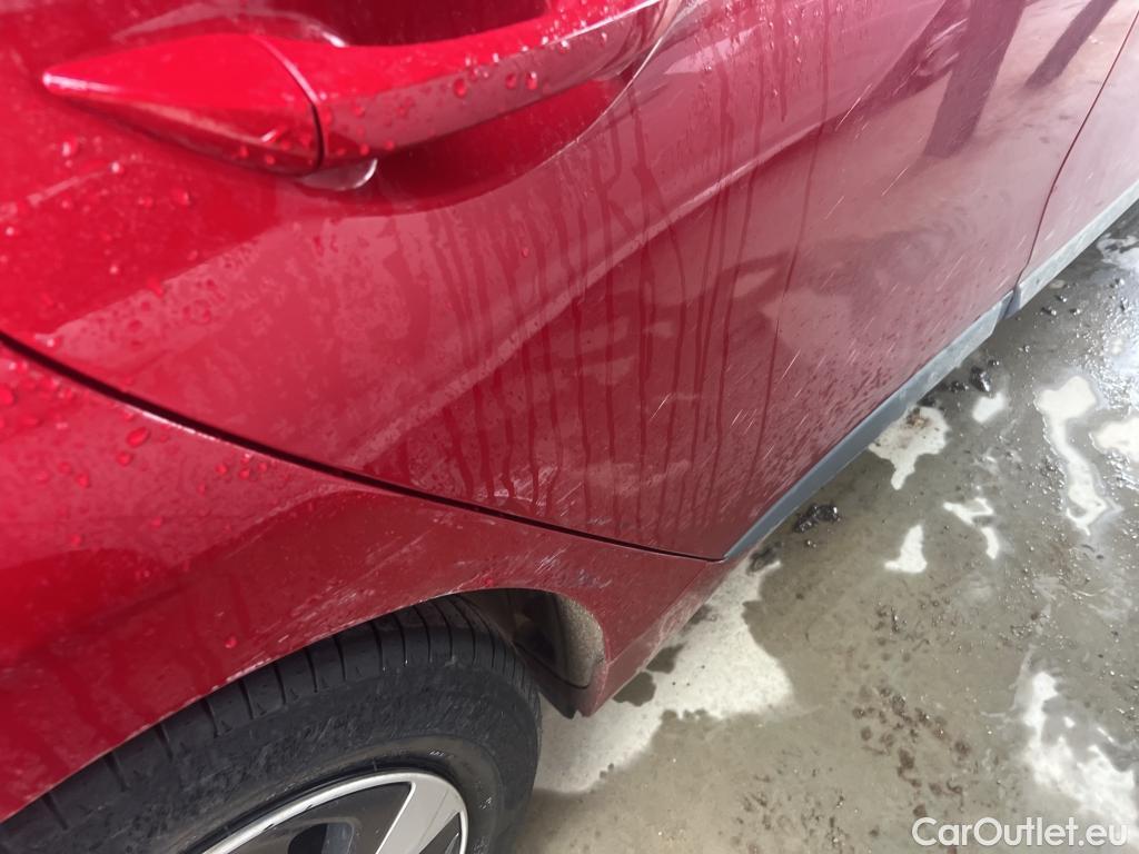  Hyundai   Ioniq HYUNDAI / 2016 / 5P / berlina con portón 1.6 GDI HEV Klass DT #3