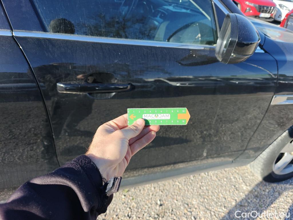  Jaguar  F-PACE JAGUAR  / 2015 / 5P / todoterreno 2.0L i4D 132kW Pure Auto #31