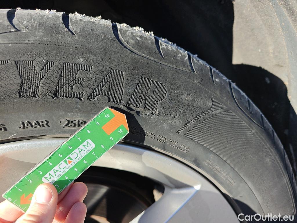  Jaguar  F-PACE JAGUAR  / 2015 / 5P / todoterreno 2.0L i4D 132kW Pure Auto #6