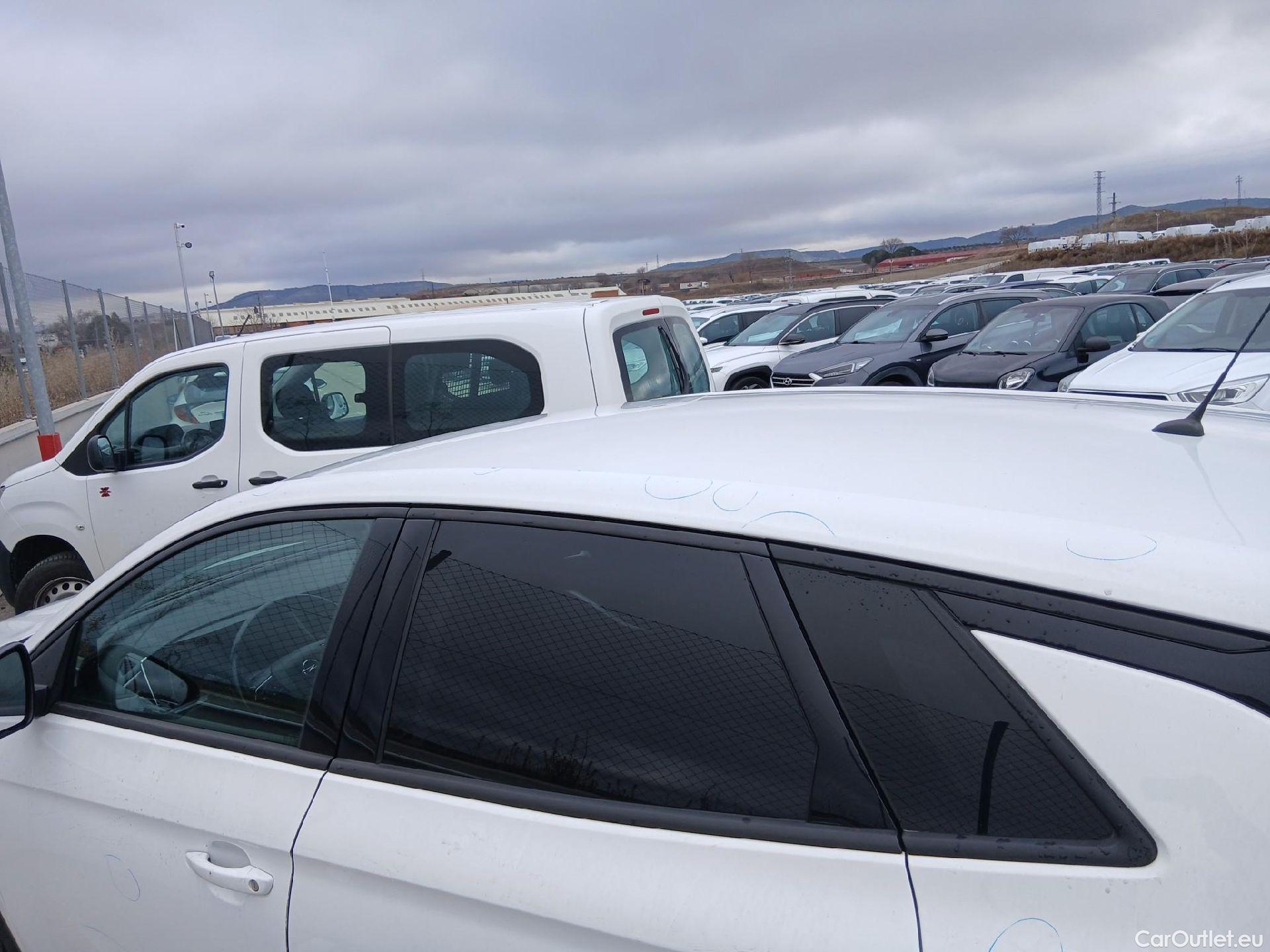  Opel   Grandland X OPEL Grandland / 2021 / 5P / todoterreno 1.5 CDTi Business Edition Auto #17