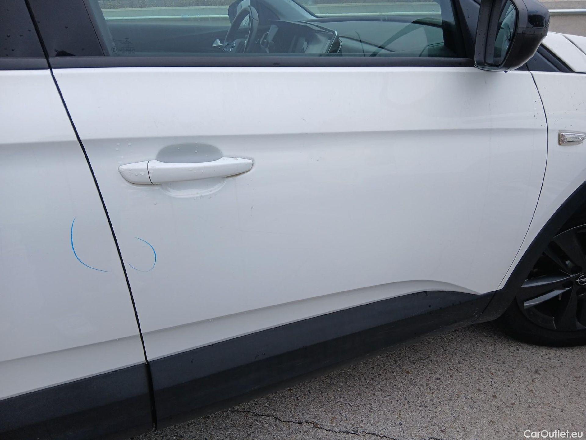  Opel   Grandland X OPEL Grandland / 2021 / 5P / todoterreno 1.5 CDTi Business Edition Auto #30