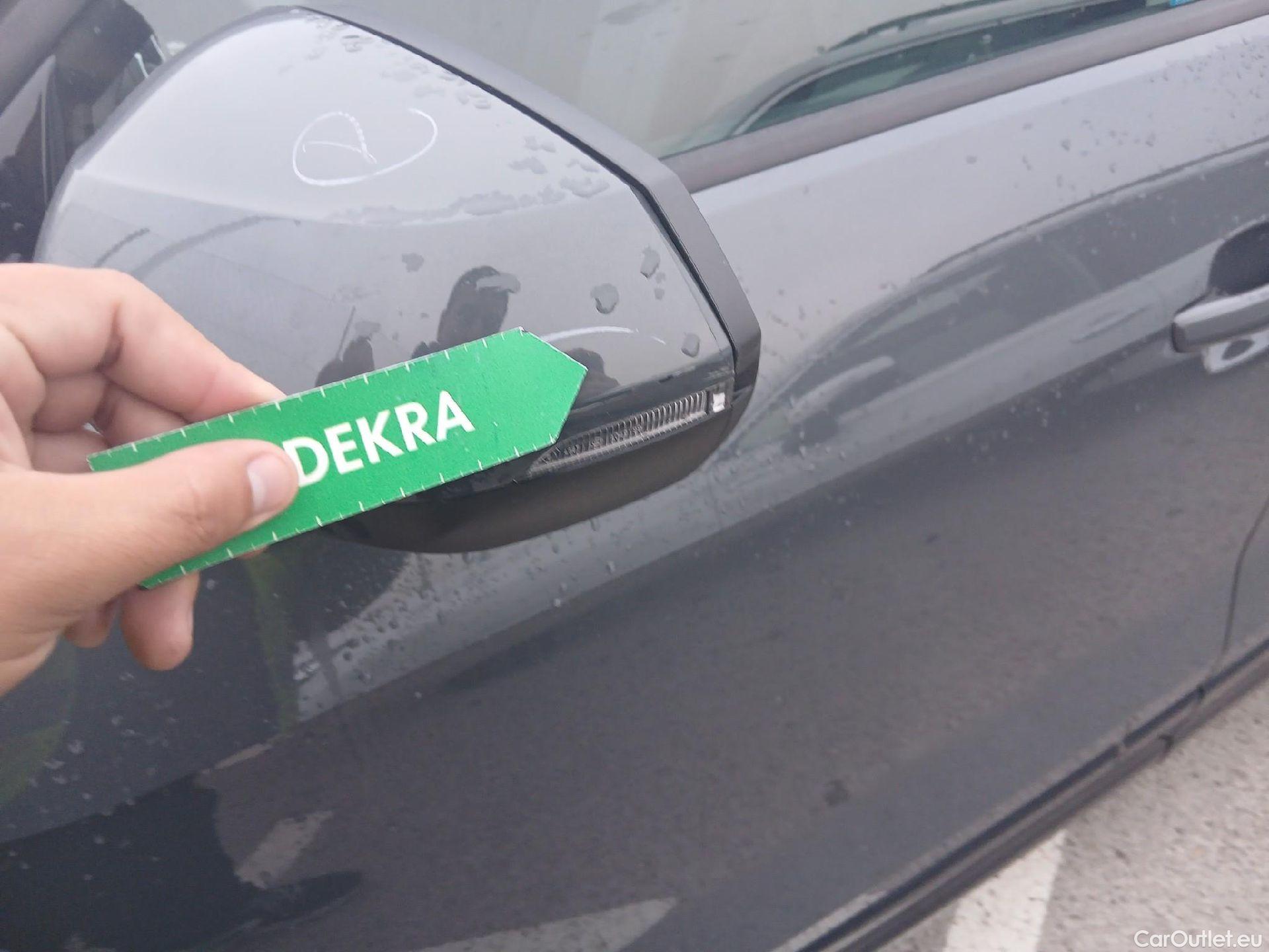  Audi  Q2 AUDI  / 2016 / 5P / todoterreno Design 30 TDI 85kW (116CV) S tronic #18