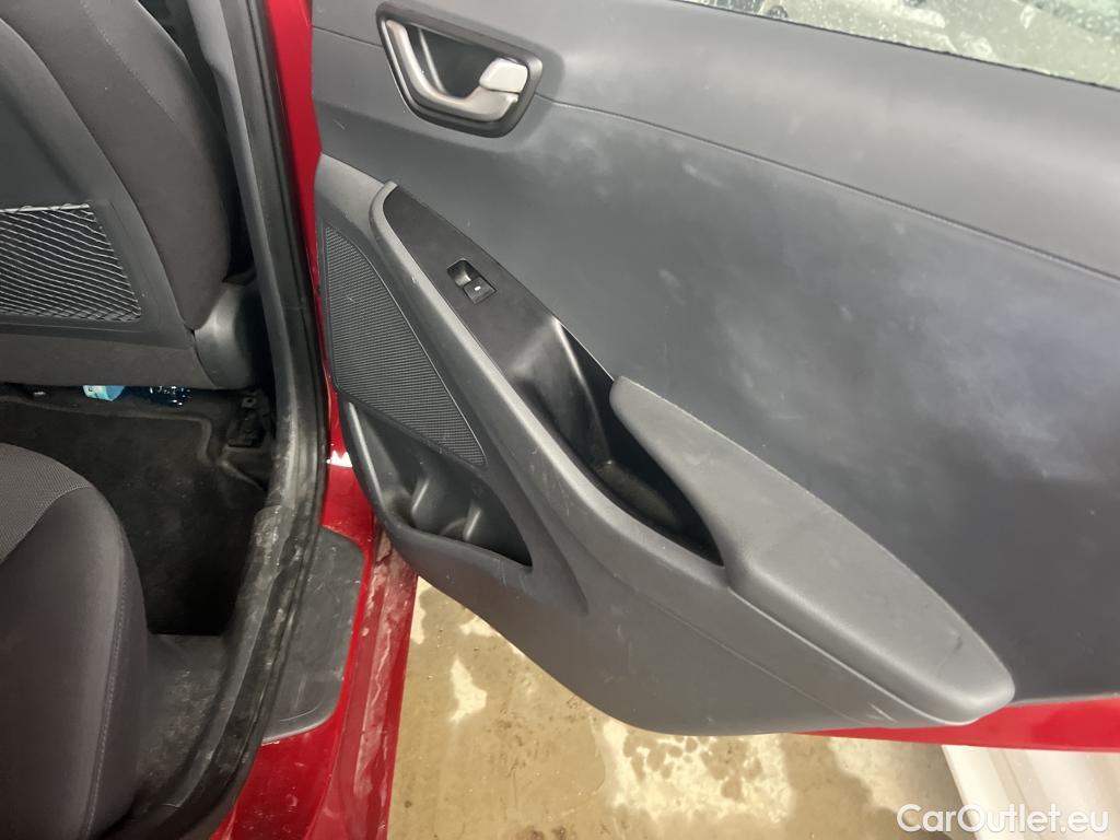  Hyundai   Ioniq HYUNDAI / 2016 / 5P / berlina con portón 1.6 GDI HEV Klass DT #13