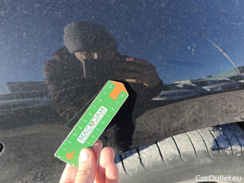  Jaguar  F-PACE JAGUAR  / 2015 / 5P / todoterreno 2.0L i4D 132kW Pure Auto #34