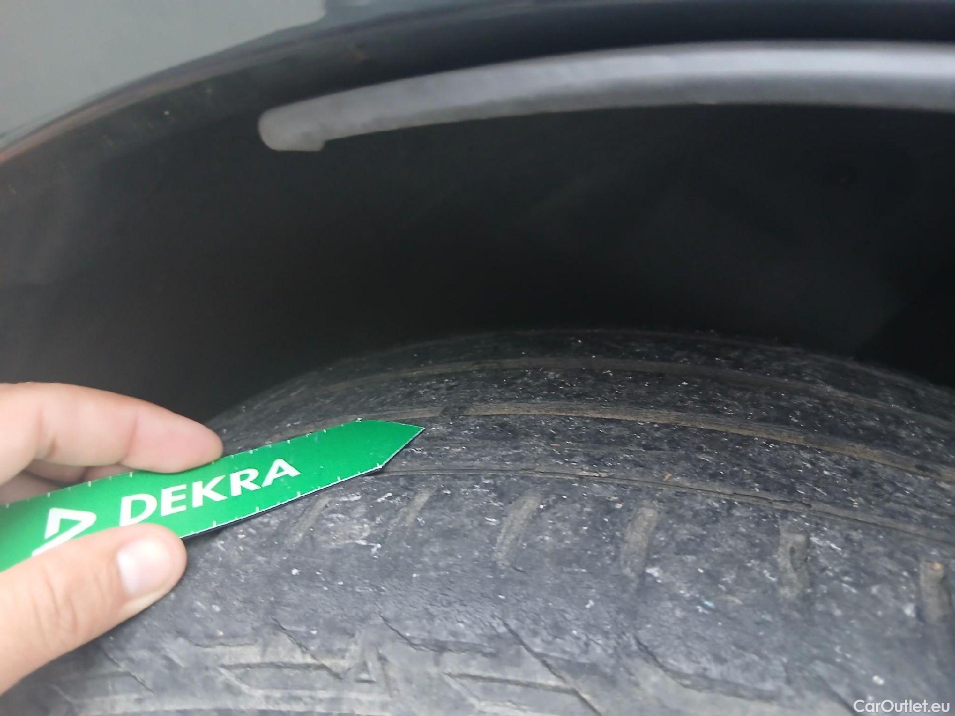  Audi  Q2 AUDI  / 2016 / 5P / todoterreno Design 30 TDI 85kW (116CV) S tronic #13