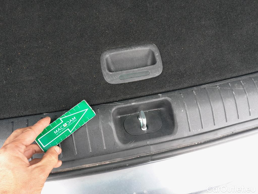  KIA  Sportage KIA  / 2018 / 5P / todoterreno 1.6 MHEV Black Edition 100kW (136CV) 4x2(SP) #24