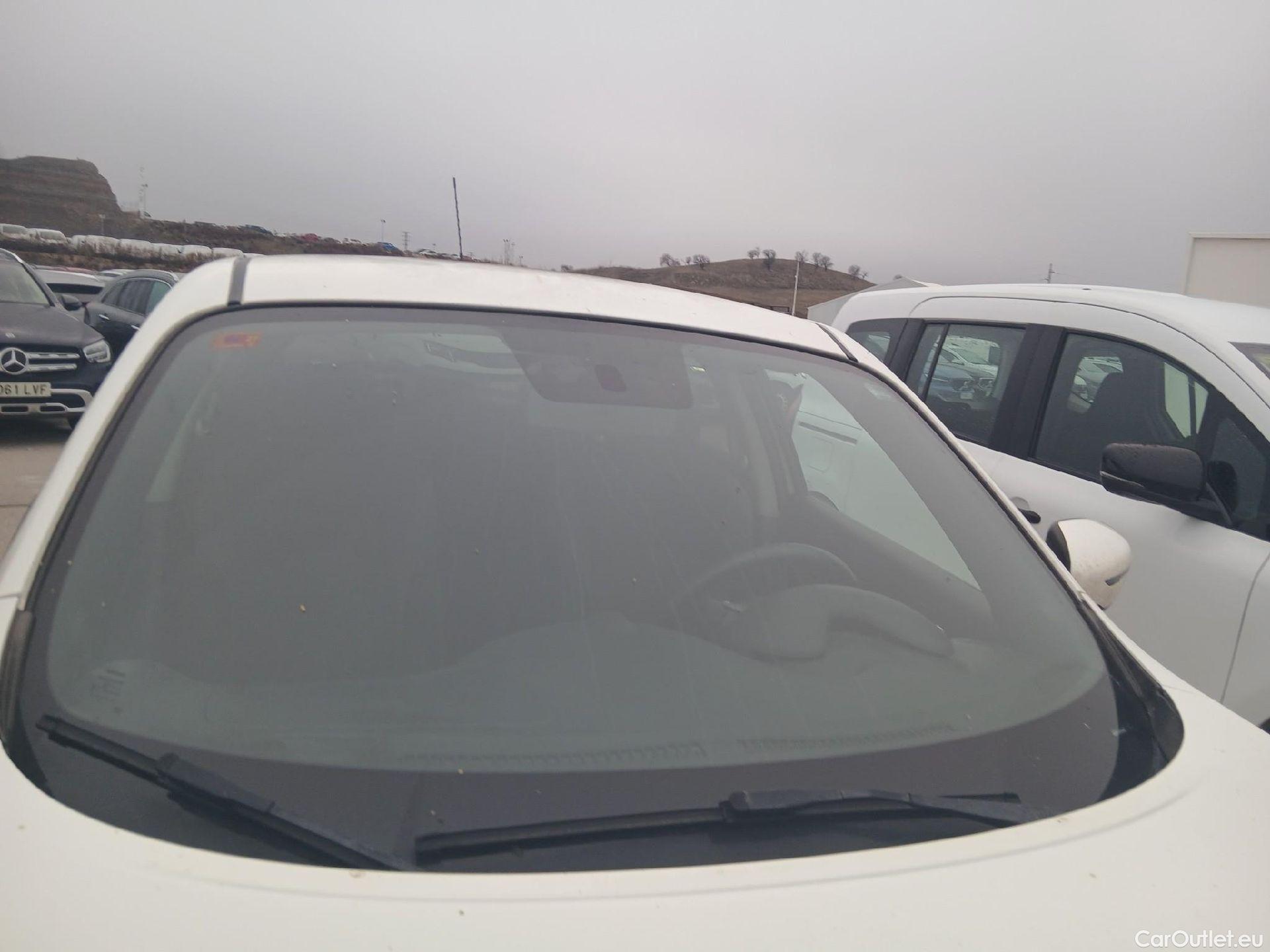  Nissan  Juke NISSAN  / 2014 / 5P / crossover G.E6D-Temp 83kW (112 CV) 5M/T ACENTA (CX) #9