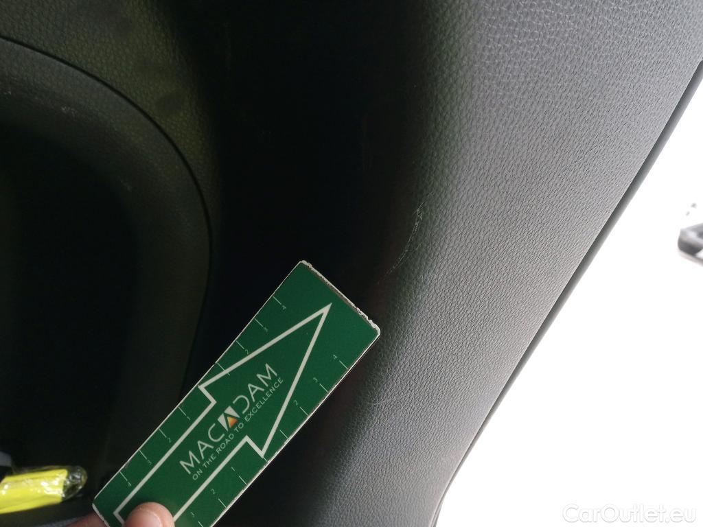  Toyota  RAV4 TOYOTA  / 2018 / 5P / todoterreno 2.5l 220H Advance #11