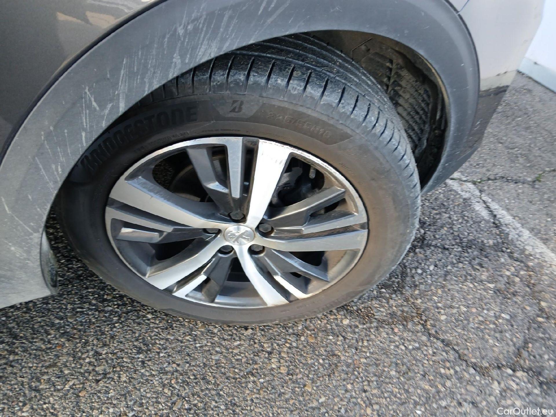  Peugeot  3008 PEUGEOT  / 2020 / 5P / todoterreno 1.2 PureTech 96KW S&S Allure Pack #36