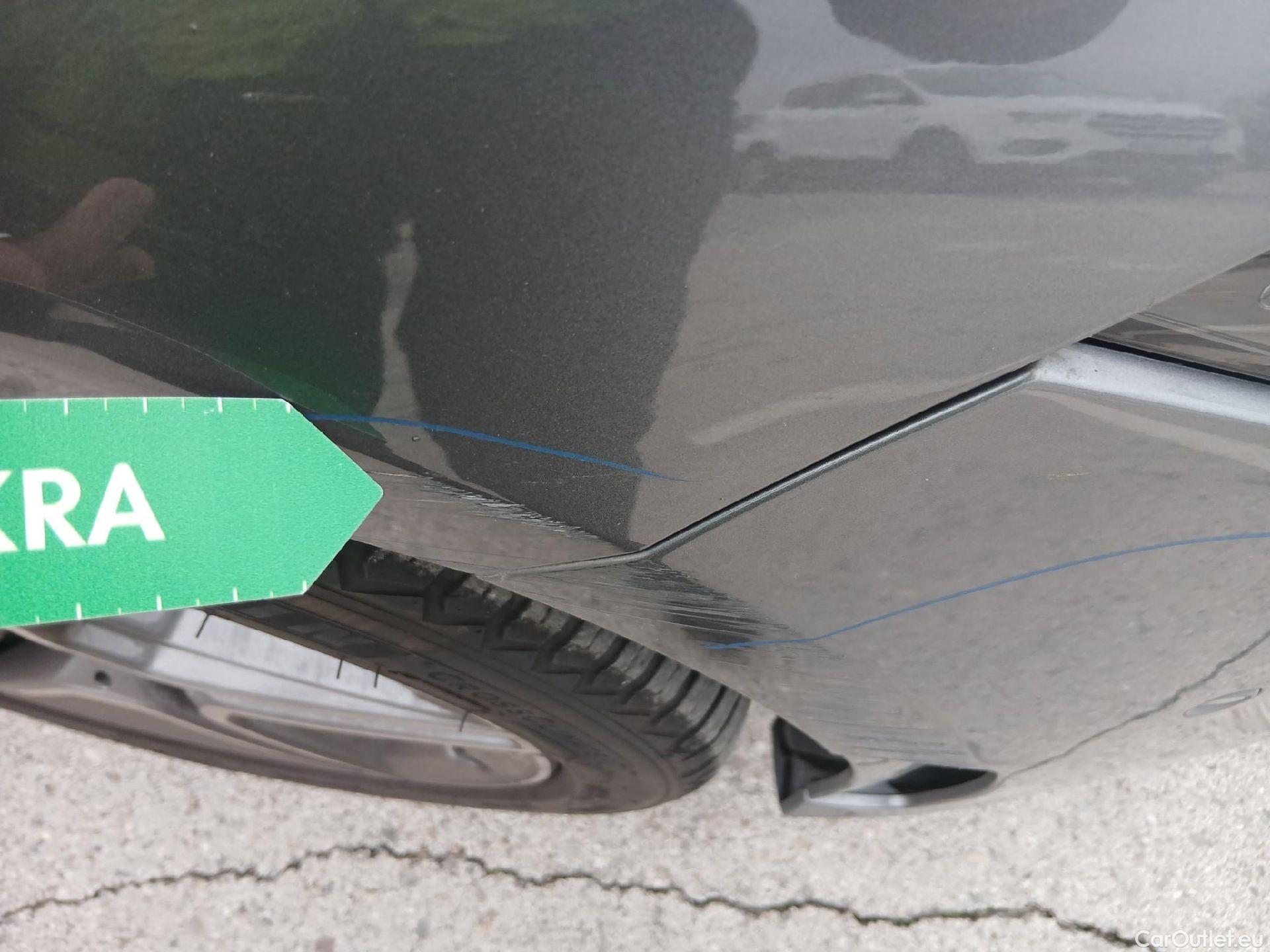  Mercedes  A-Klasse MERCEDES-BENZ Clase A / 2018 / 5P / berlina con portón A 200 #44