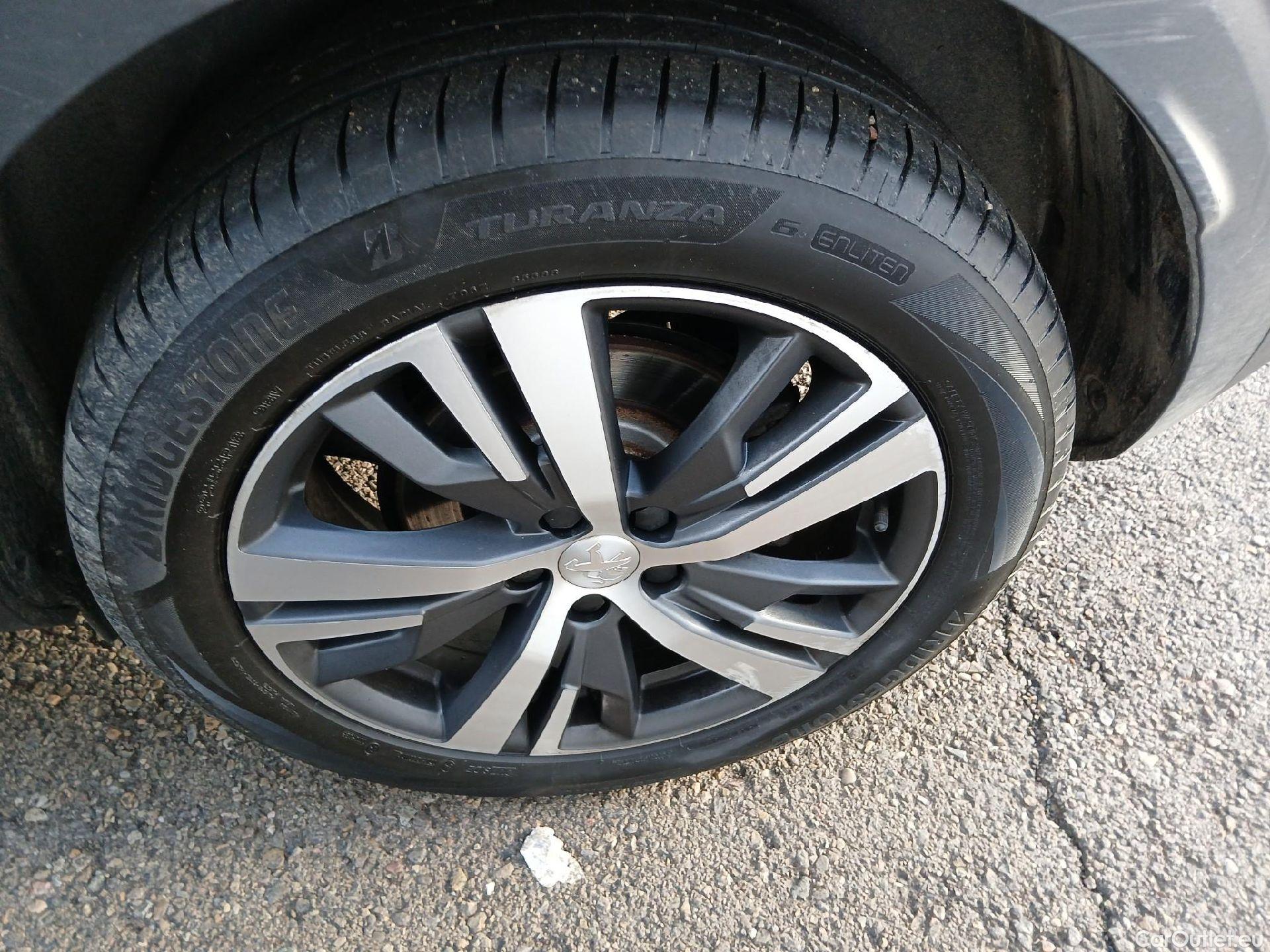  Peugeot  3008 PEUGEOT  / 2020 / 5P / todoterreno 1.2 PureTech 96KW S&S Allure Pack #19