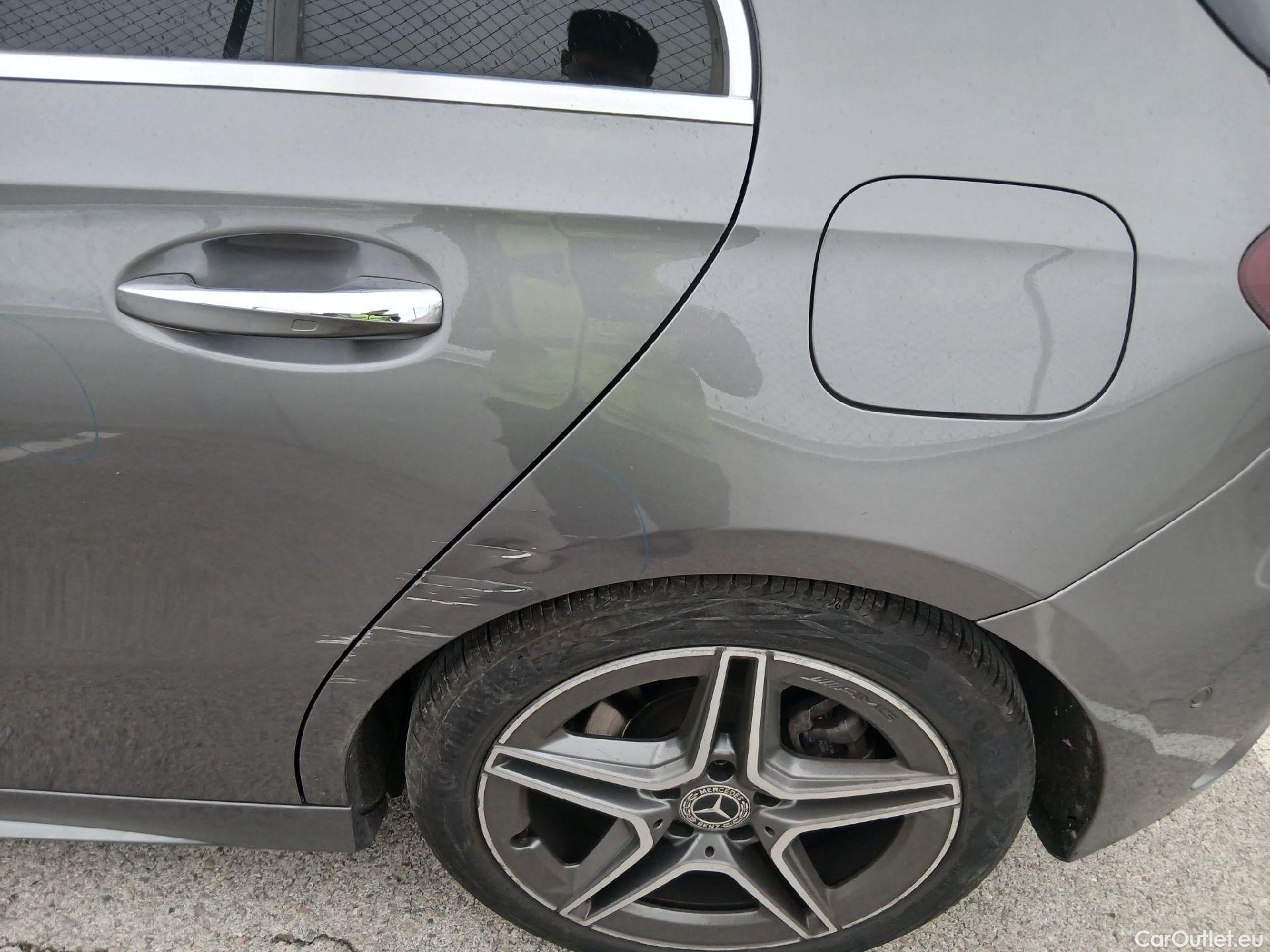  Mercedes  A-Klasse MERCEDES-BENZ Clase A / 2018 / 5P / berlina con portón A 200 #30