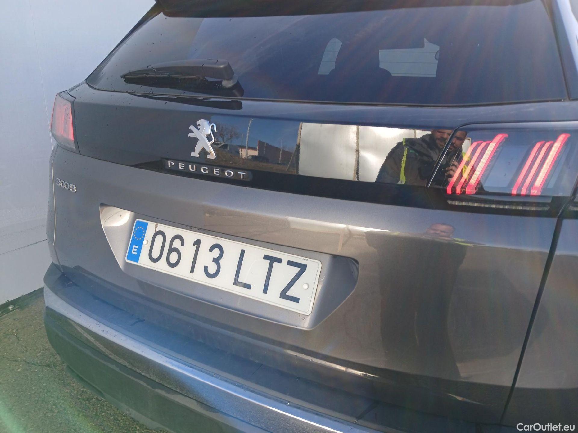  Peugeot  3008 PEUGEOT  / 2020 / 5P / todoterreno 1.2 PureTech 96KW S&S Allure Pack #28