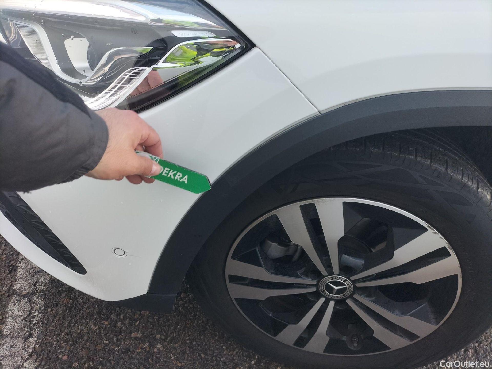  Mercedes  GLA MERCEDES-BENZ  / 2020 / 5P / todoterreno  200 #3