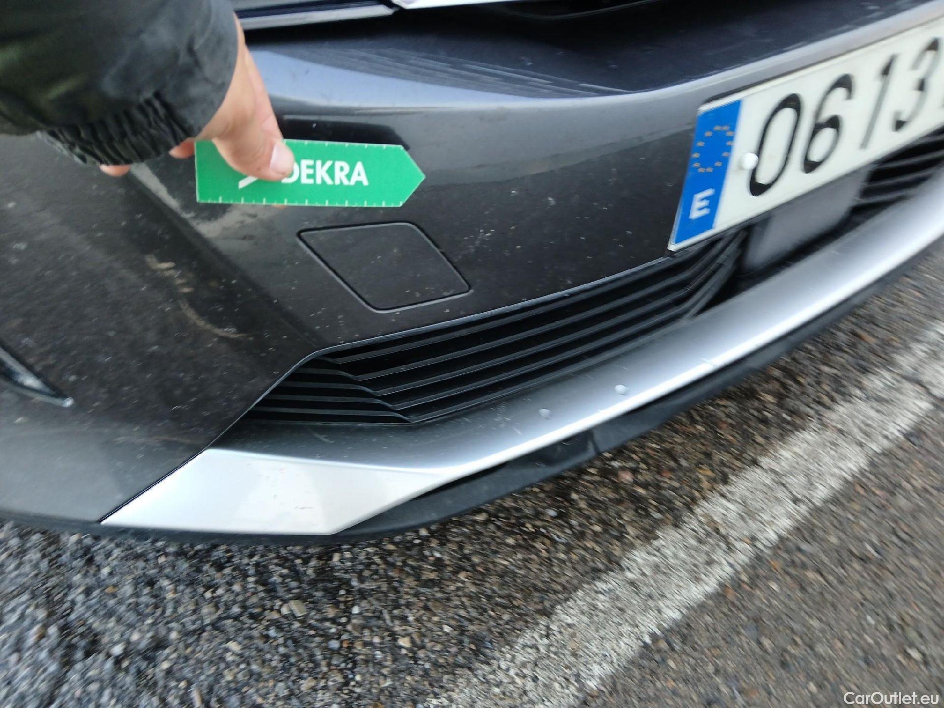  Peugeot  3008 PEUGEOT  / 2020 / 5P / todoterreno 1.2 PureTech 96KW S&S Allure Pack #4