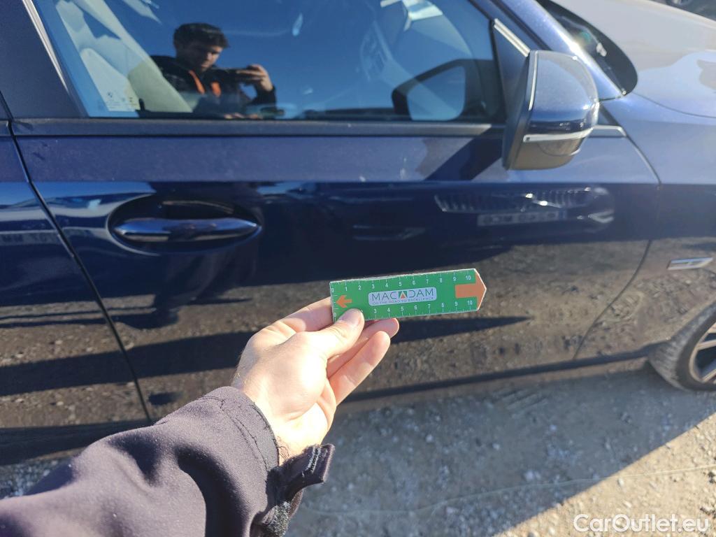  Bmw  Serie 3 BMW  / 2018 / 4P / sedán 320e #42