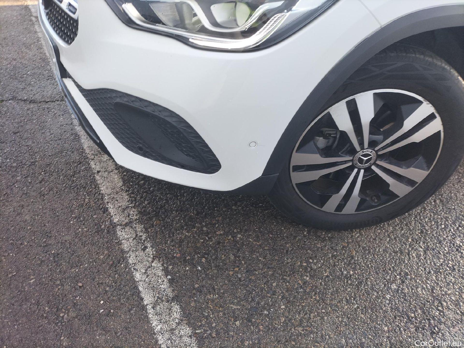  Mercedes  GLA MERCEDES-BENZ  / 2020 / 5P / todoterreno  200 #2