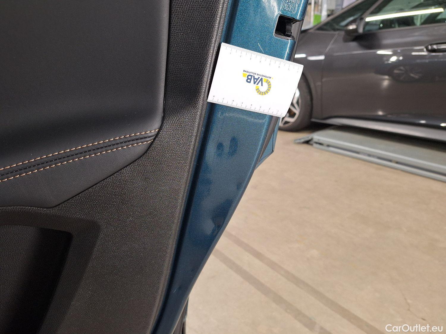  Peugeot  5008 Peugeot,  '16, Peugeot  1.5 BlueHDi 96kW S&S EAT8 GT Line 5d #51