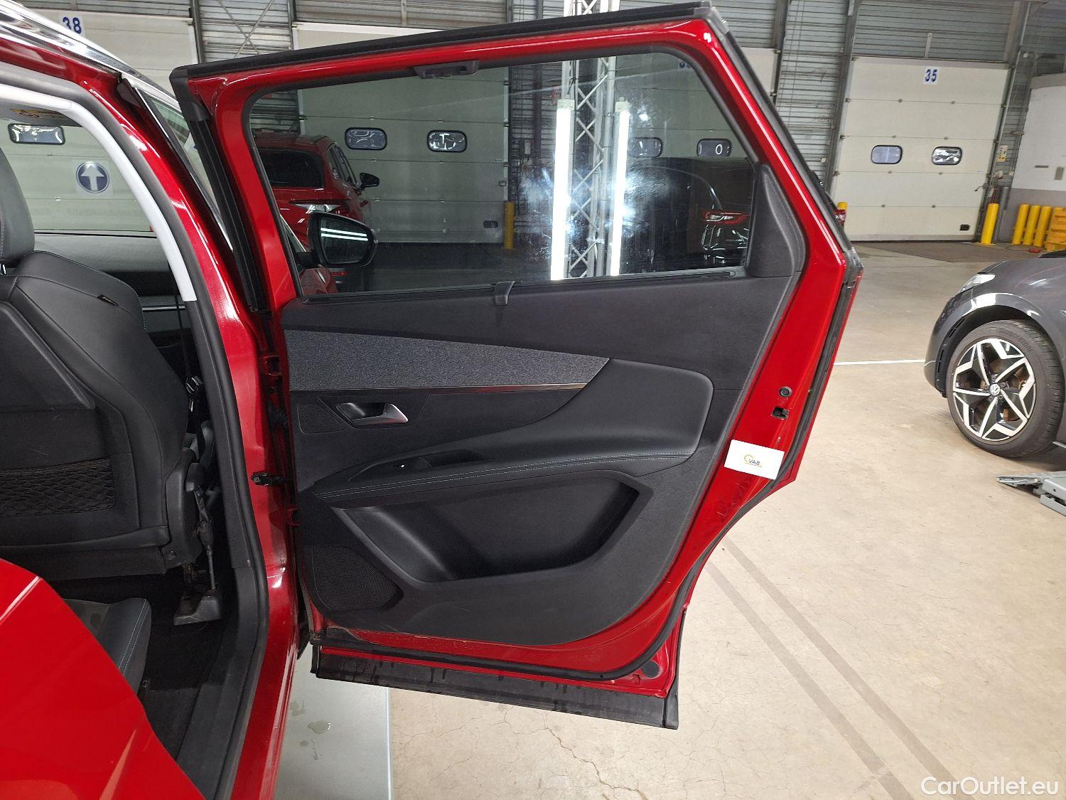  Peugeot  5008 Peugeot,  '16, Peugeot  1.5 BlueHDi 96kW S&S EAT8 Crossway 5d 7pl #32