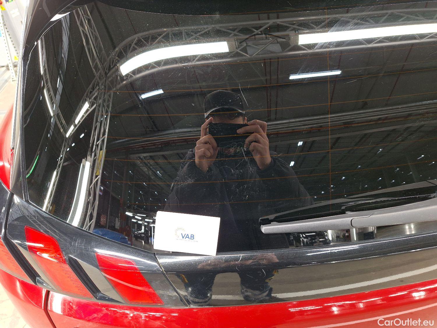  Peugeot  5008 Peugeot,  '16, Peugeot  1.5 BlueHDi 96kW S&S EAT8 Crossway 5d 7pl #40