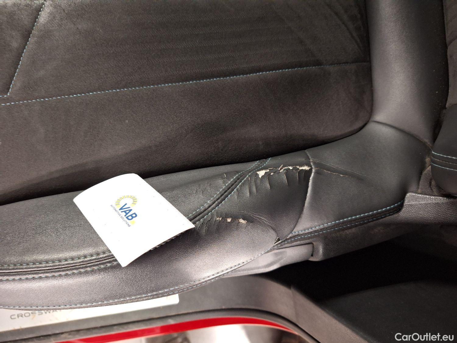  Peugeot  5008 Peugeot,  '16, Peugeot  1.5 BlueHDi 96kW S&S EAT8 Crossway 5d 7pl #31